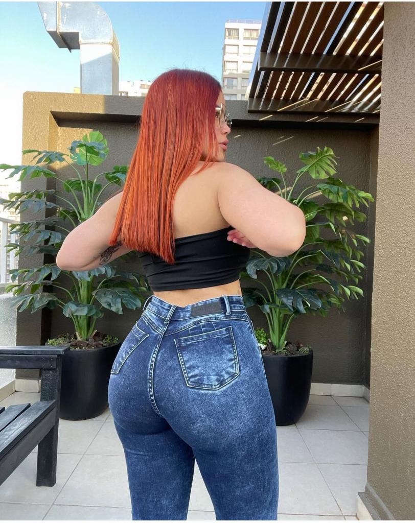 614732190: Chica busca chico en Barcelona