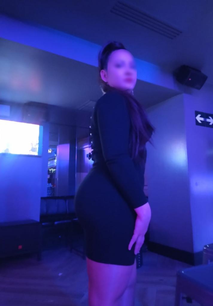Chica busca chico en Granada: Chica busca chico