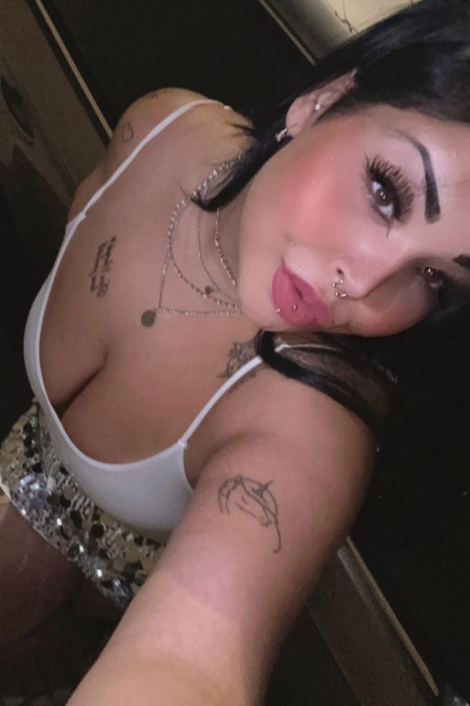 Chica busca chico en Almería: 