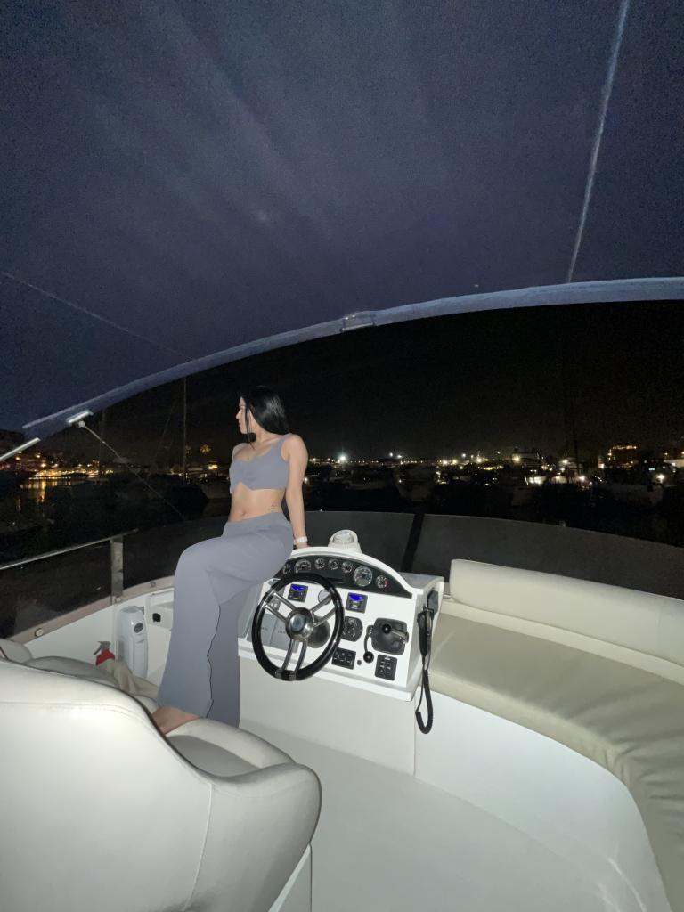 Chica busca chico en Ibiza: 
