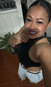 685882766: Chica busca chico en Sevilla