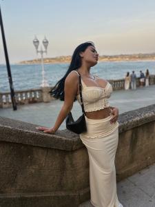 694262933: Chica busca chico en La Coruña