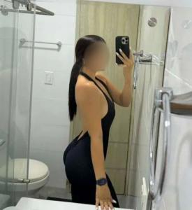 678650442: Chica busca chico en Sevilla