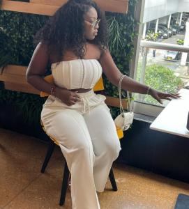 664407607: Chica busca chico en Sevilla