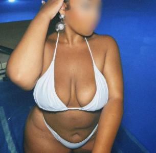 631811539: Chica busca chico en Barcelona