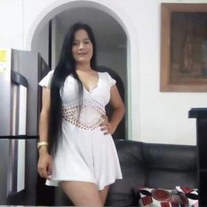 674548284: Chica busca chico en Barcelona