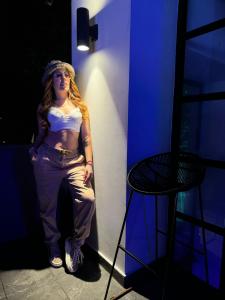 694286258: Chica busca chico en Barcelona