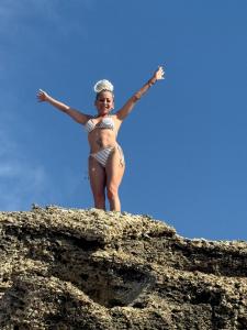 613387345: Chica busca chico en Cádiz
