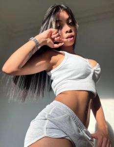613930093: Chica busca chico en Navarra
