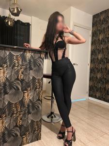 617746381: Chica busca chico en Madrid