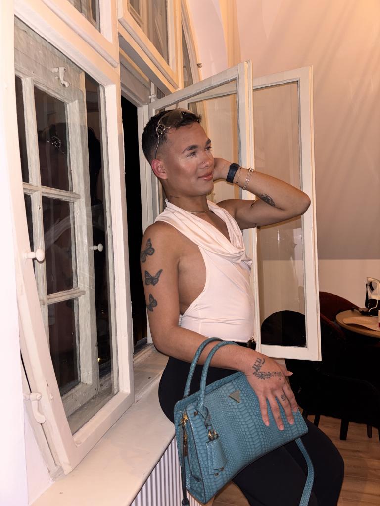 Chico busca chica en Almería: 