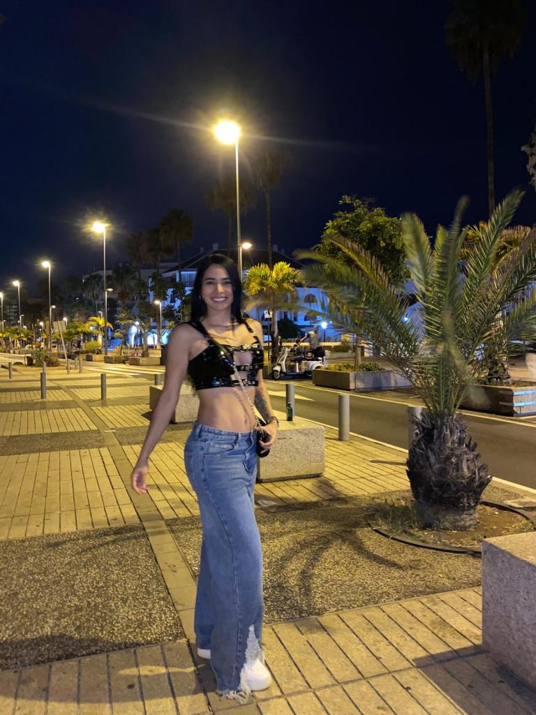 Chica busca chico en Tenerife: 