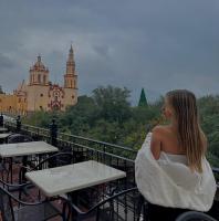 674430096: Chica busca chico en Cádiz