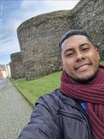 614249986: Chico busca chica en Valladolid