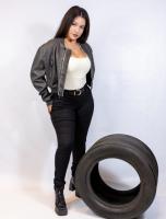 614438827: Chica busca chico en Gerona