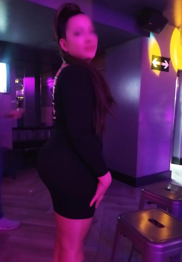 Chica busca chico en Granada: 