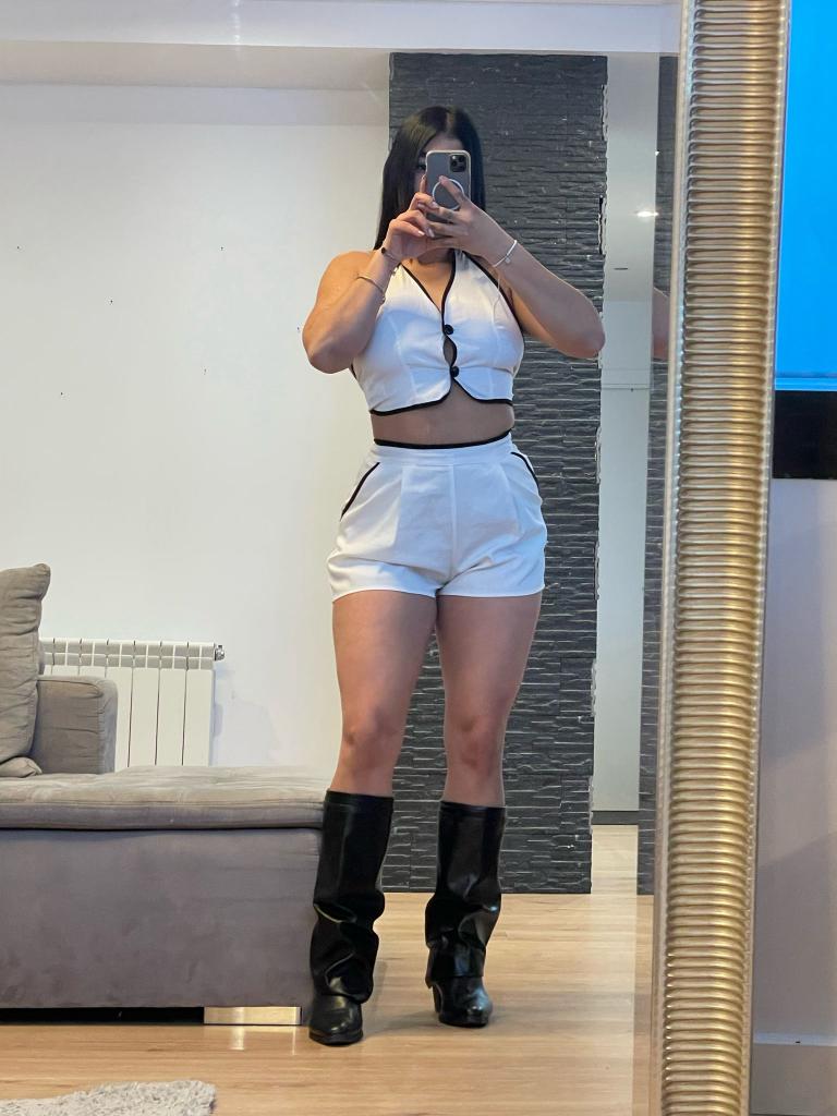 631215307: Chica busca chico en Madrid