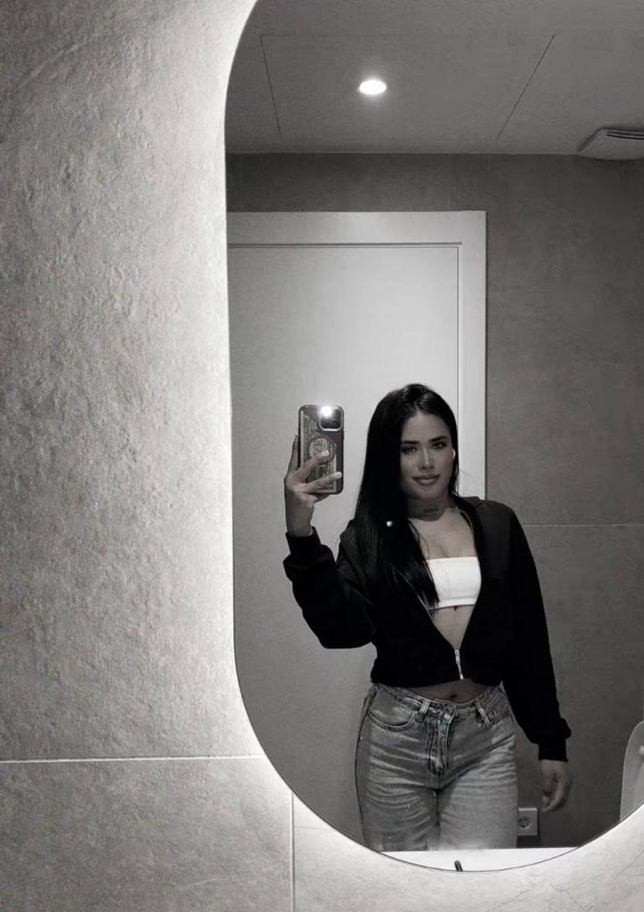 742094906: Chica busca chico en Valencia