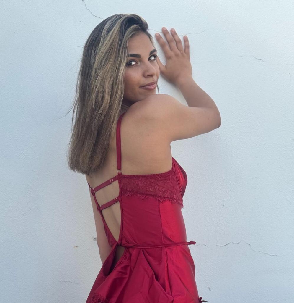 603971077: Chica busca chico en Sevilla