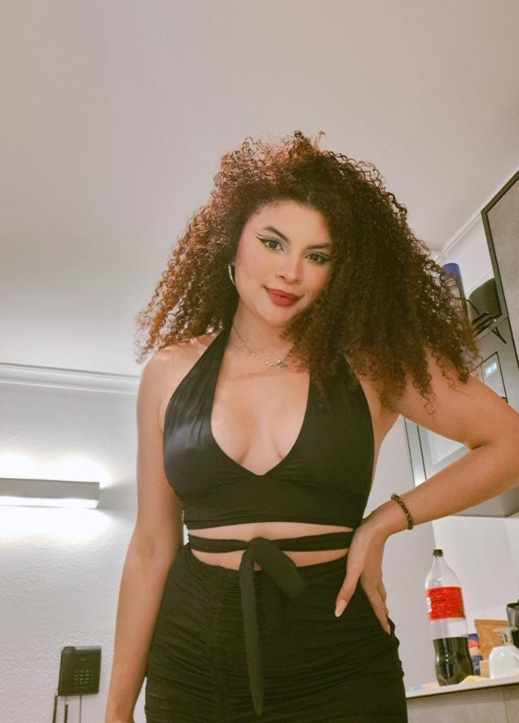 661413605: Chica busca chico en Ibiza
