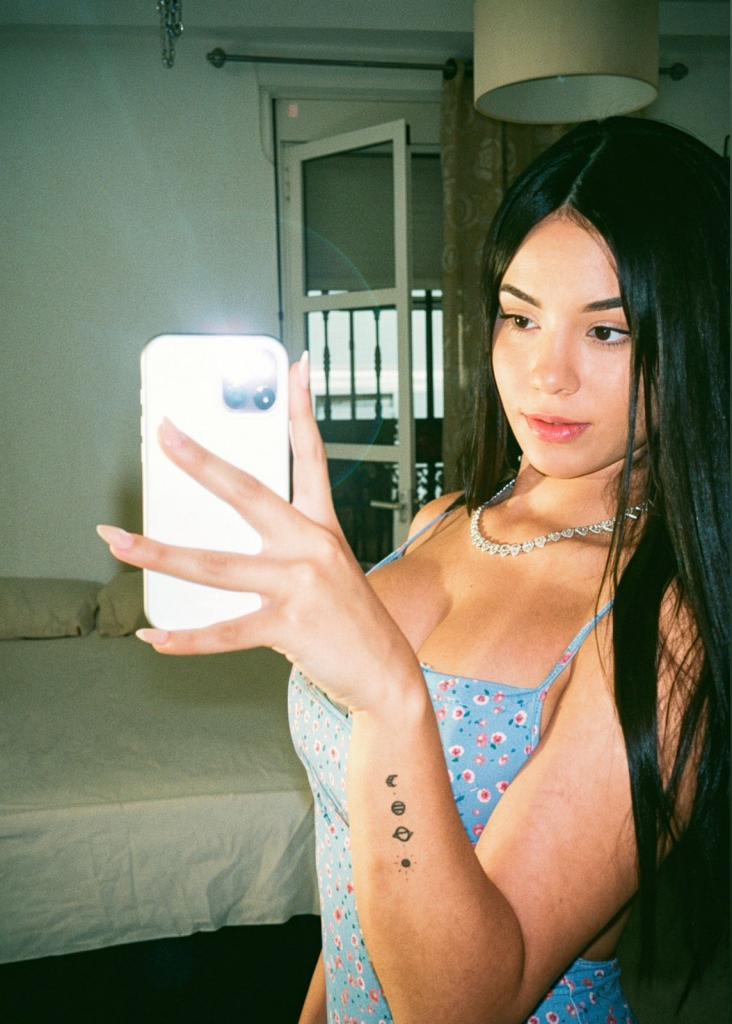 633304369: Chica busca chico en Sevilla