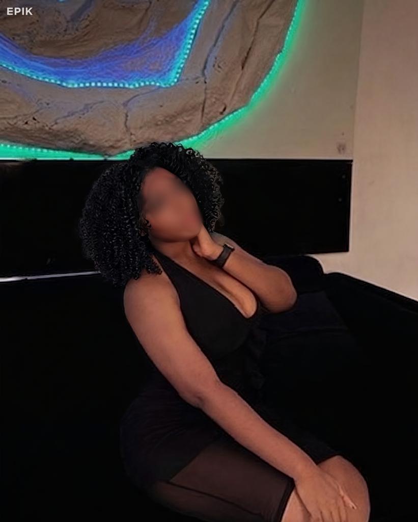 Chica busca chico en Tenerife: 