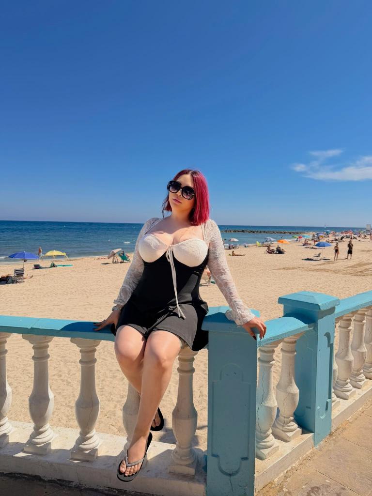 744626405: Transexual en Valencia