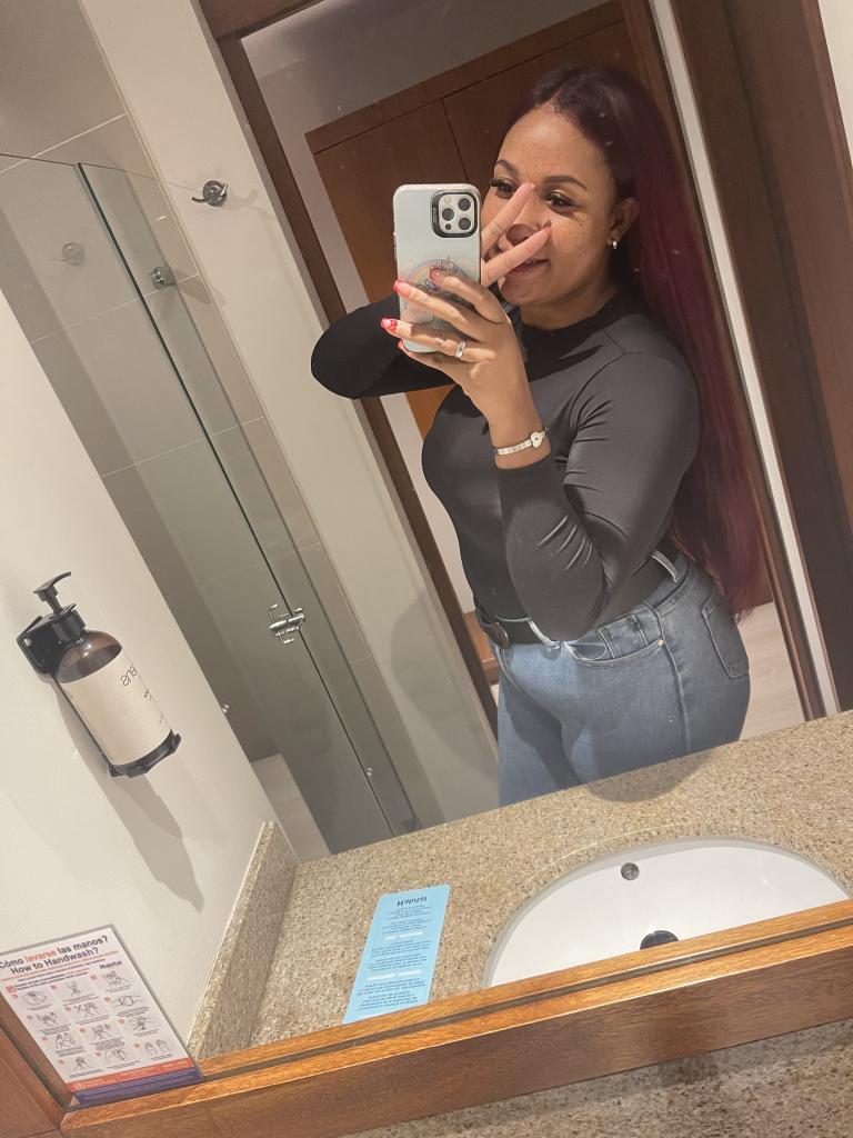 614548893: Chica busca chico en Barcelona