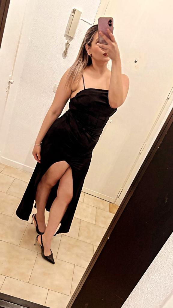 667798927: Chica busca chico en Málaga