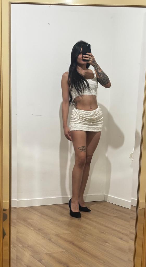 613830783: Chica busca chico en Gerona