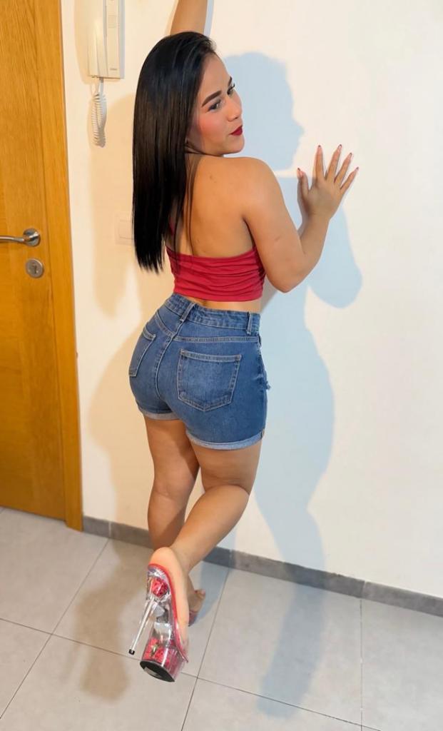 745046127: Chica busca chico en Córdoba