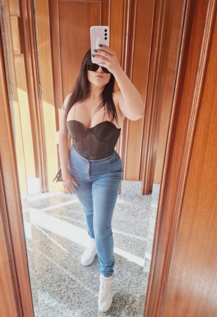 643890957: Chica busca chico en Pontevedra