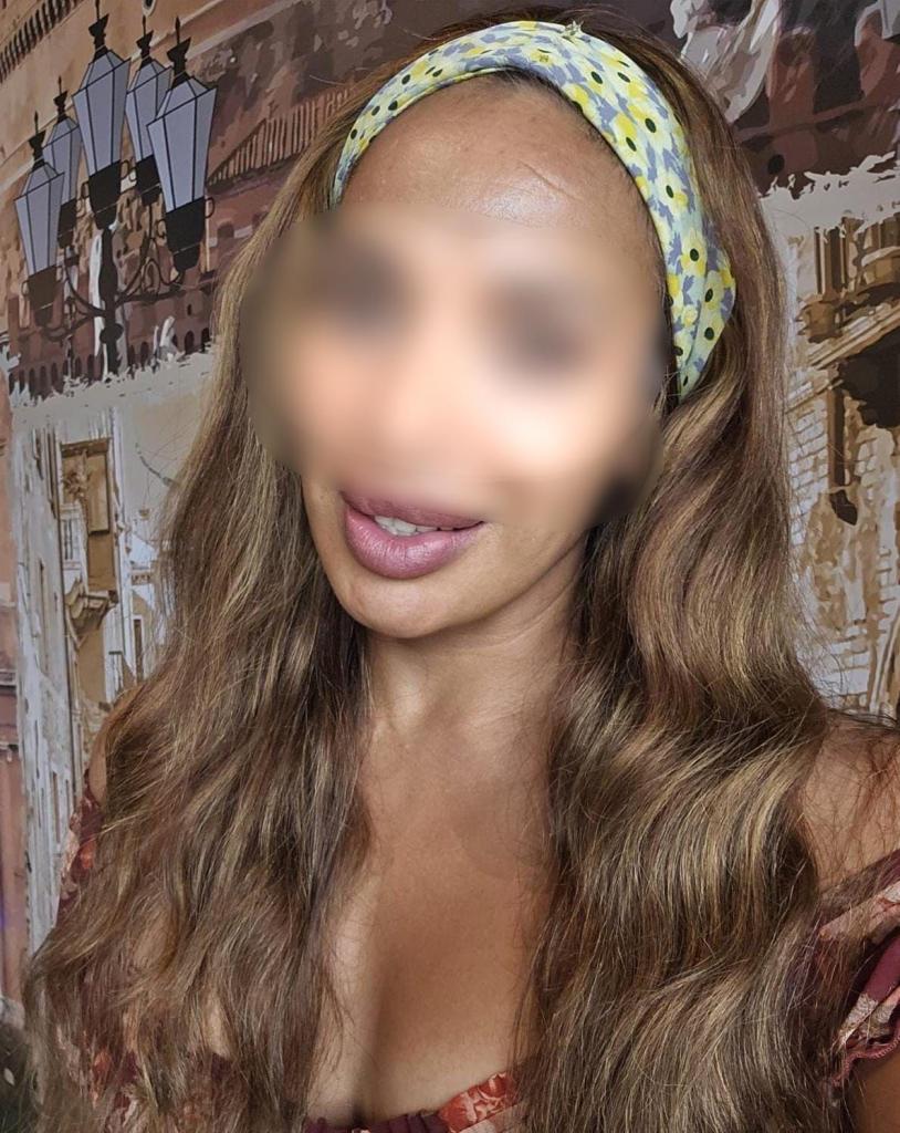 685874477: Chica busca chico en Barcelona