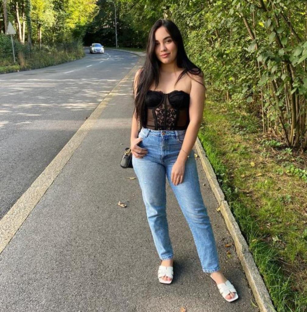 Chica busca chico en Ibiza: 