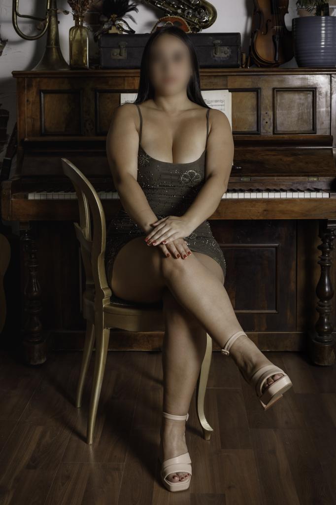 614978069: Chica busca chico en Madrid