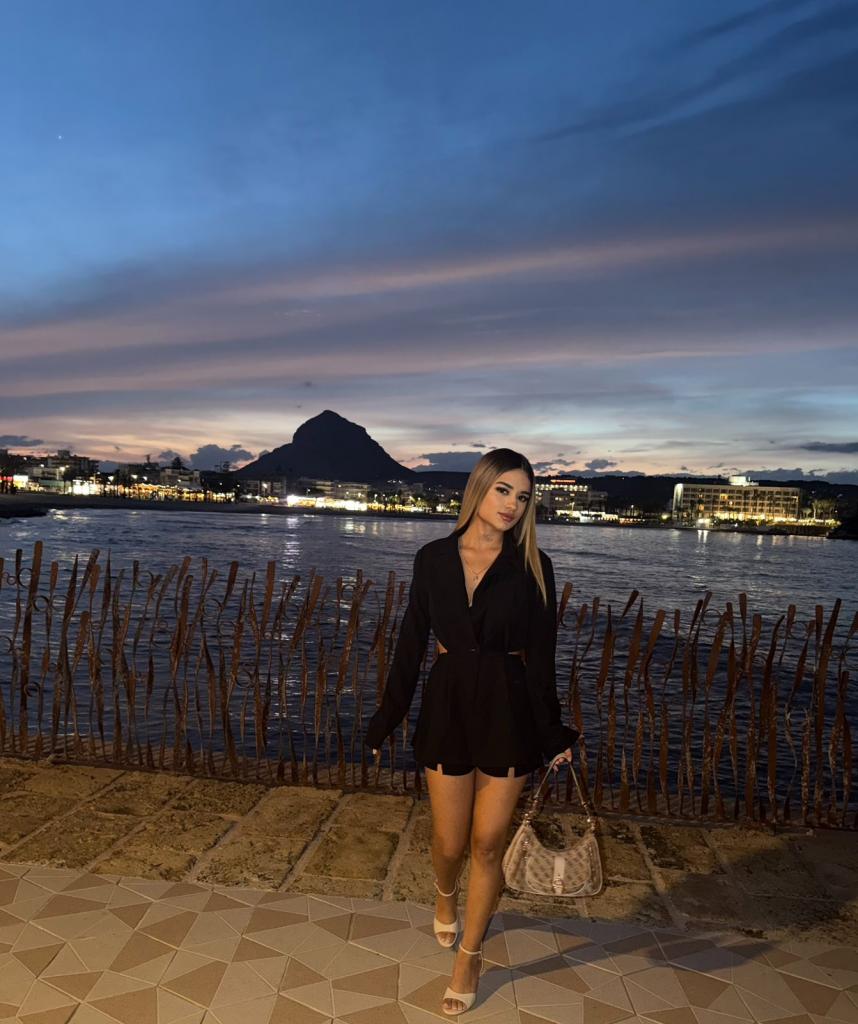 663919767: Chica busca chico en Alicante