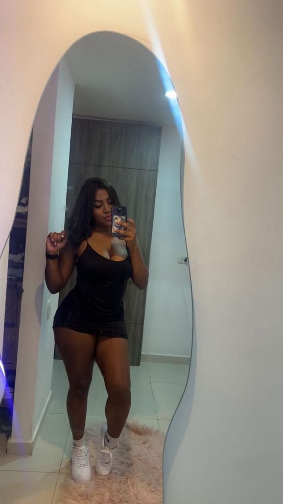 Chica busca chico en Málaga: Chica busca chico