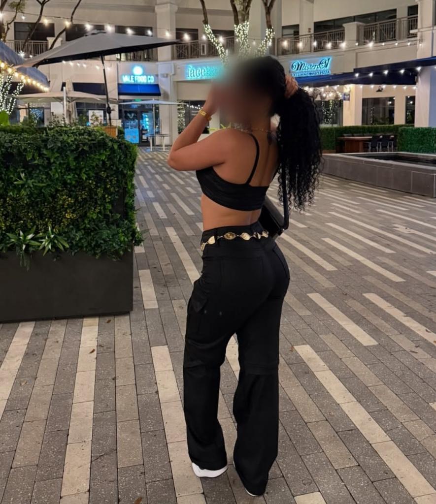 Chica busca chico en Tenerife: 