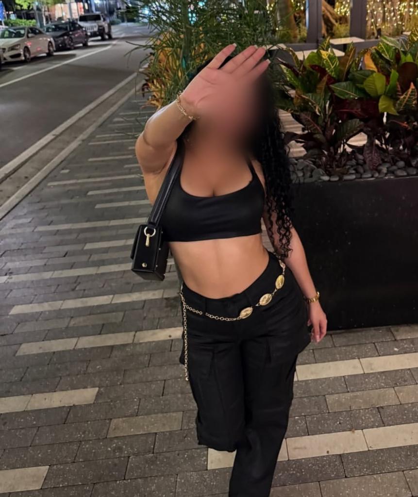 Chica busca chico en Tenerife: 