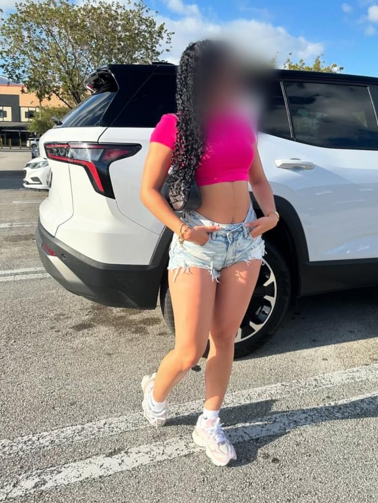 745065343: Chica busca chico en Tenerife
