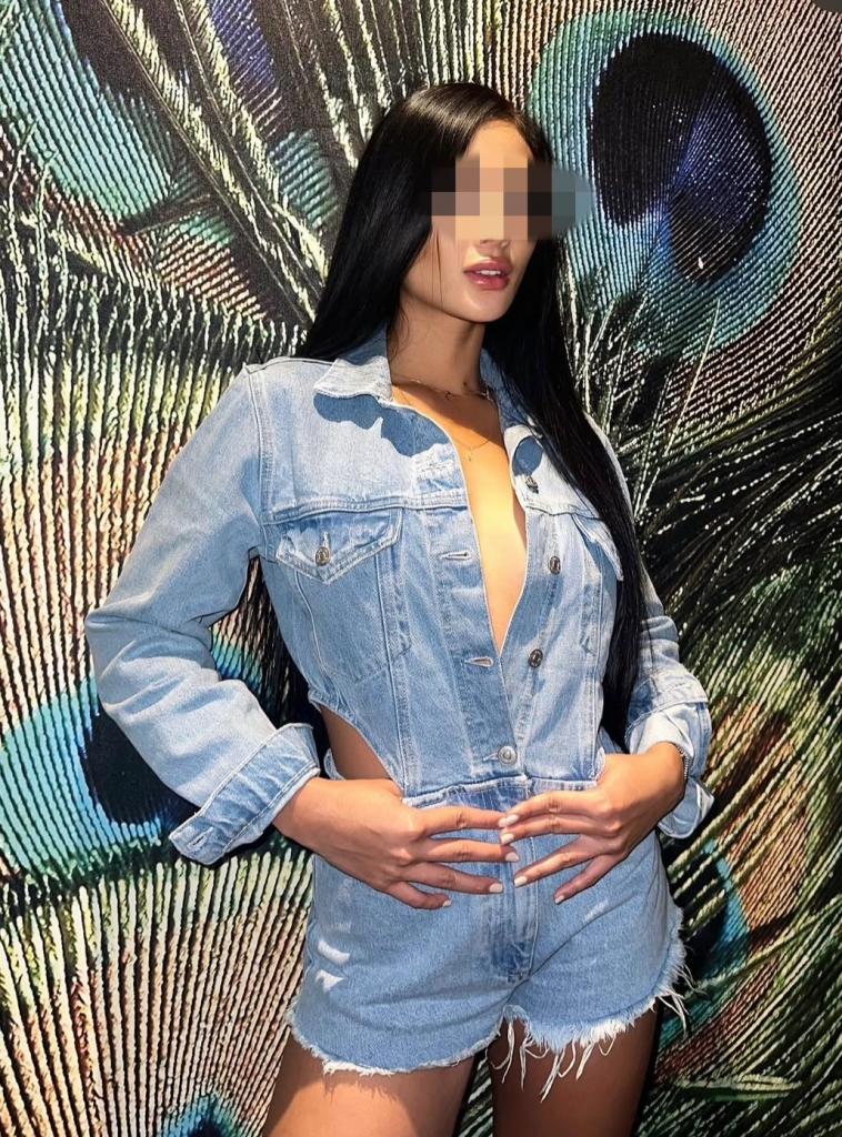 Chica busca chico en Almería: 