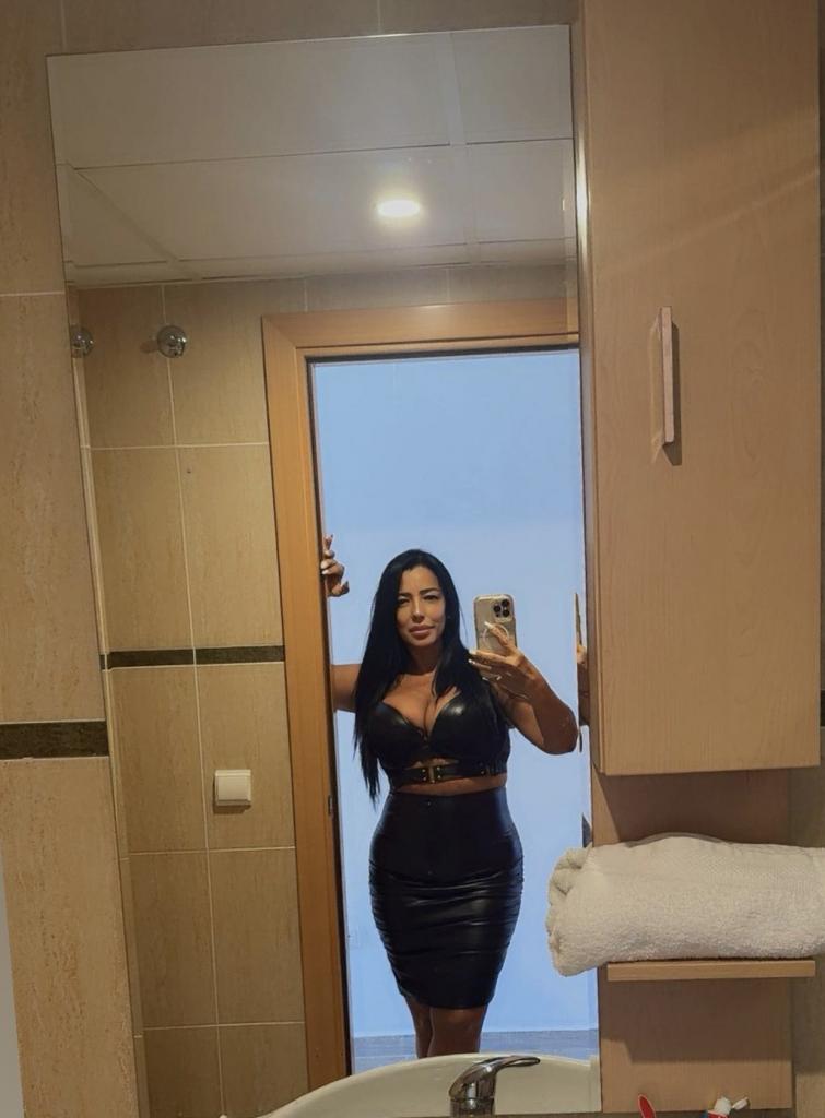 692385780: Chica busca chico en Alicante