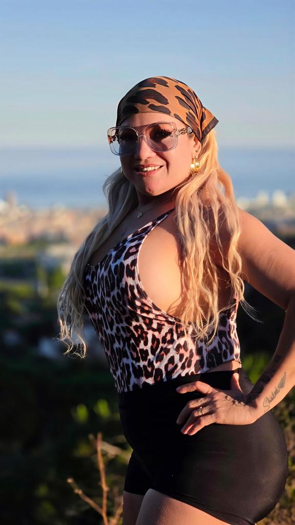 671547778: Chica busca chico en Barcelona