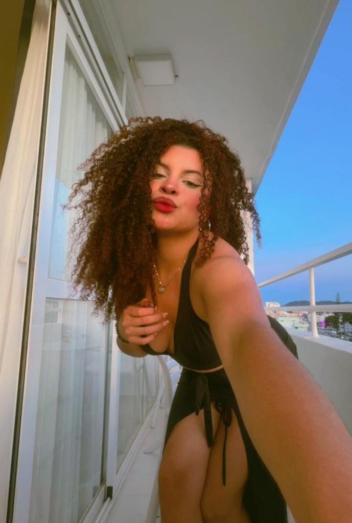 Chica busca chico en Ibiza: 
