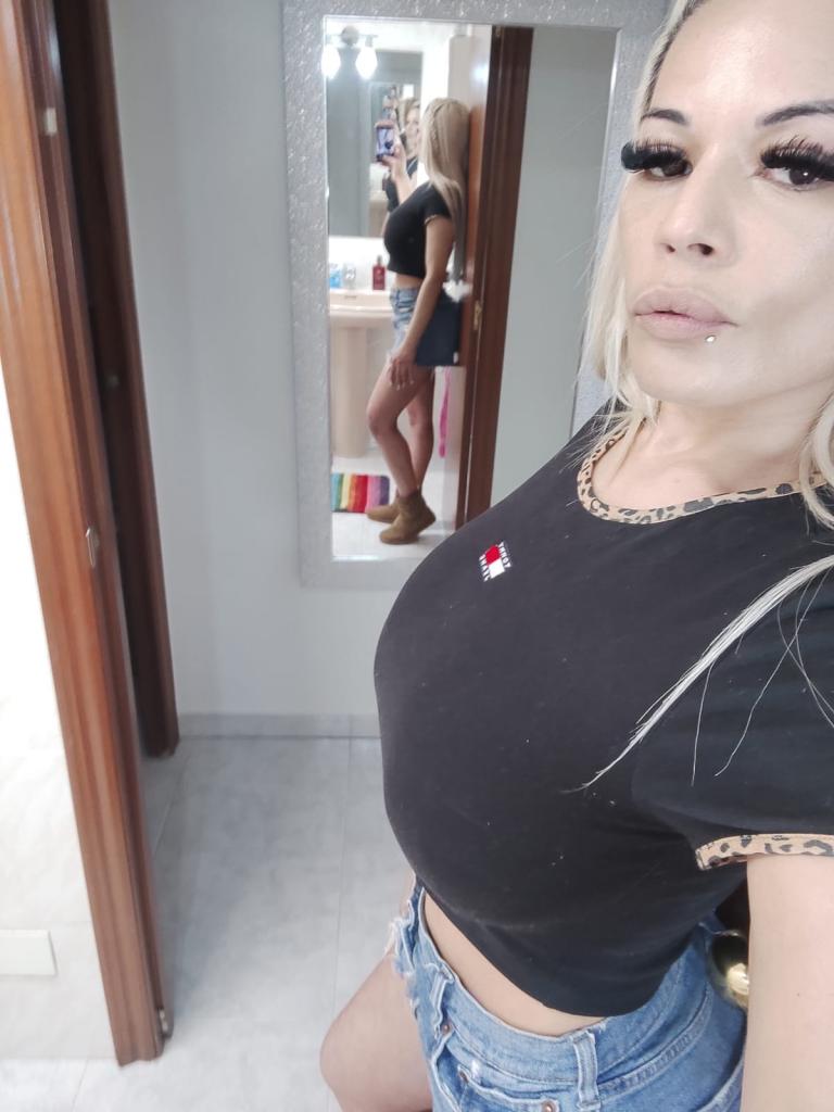 624856684: Chica busca chico en Barcelona