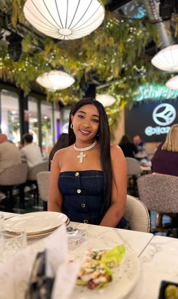 637908987: Chica busca chico en Sevilla