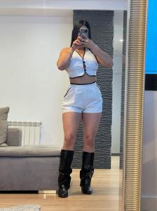 631215307: Chica busca chico en Madrid