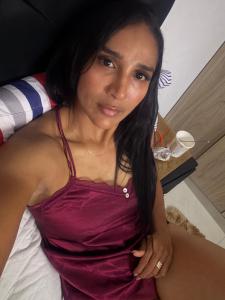 627633164: Chica busca chico en Sevilla