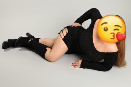 692514020: Chica busca chico en Madrid