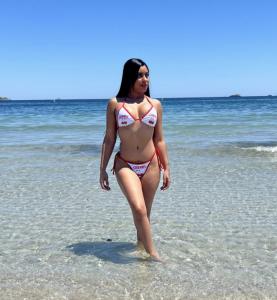 603867085: Chica busca chico en Ibiza